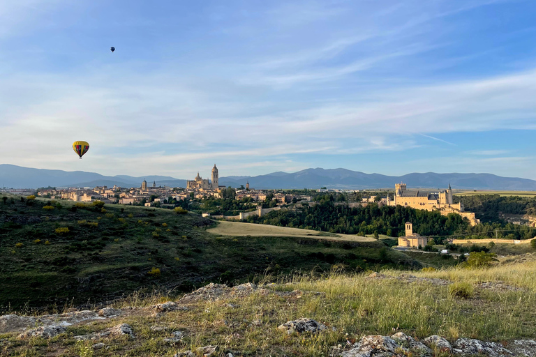 Segovia: Hot-air balloon ride with cava toast