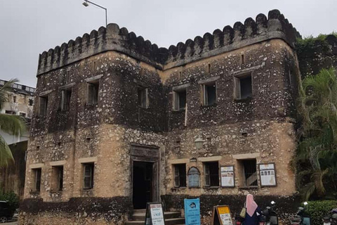 Zanzibar: Stone Town Walking Tour with Guide Private with hotel transfers and entry fee