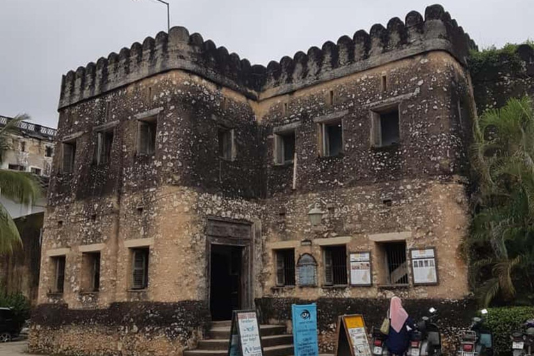 Zanzibar: Stone Town Walking Tour with Guide No Transfer no Entry fee