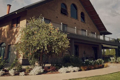 Winery Visit and Pic Nic with Wine at Susana Balbo Winery. Private Transfer