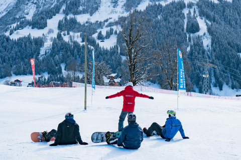 De Interlaken: Aula de snowboard para iniciantes à tardeDe Interlaken: Pacote de snowboard para principiantes à tarde