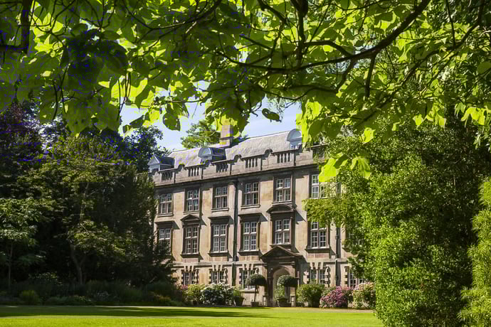 Кембридж: Исследовательская игра «Ученые и тайные общества»