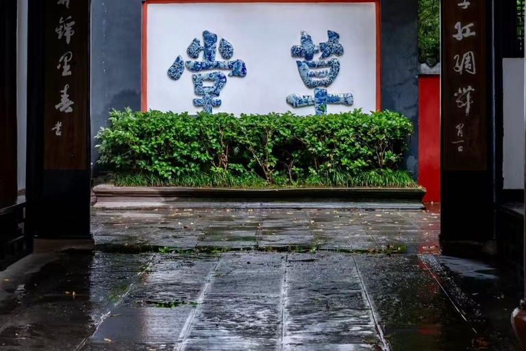Chengdu: Du Fu Cottage Entry Ticket with Photo Guide