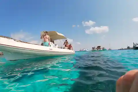 Favignana e Isola di Levanzo: Nuoto, snorkeling e pranzo