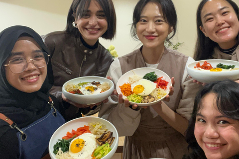 Busan: Market Tour & Hands-on Korean Cooking Class Gimbap & Tteokbokki