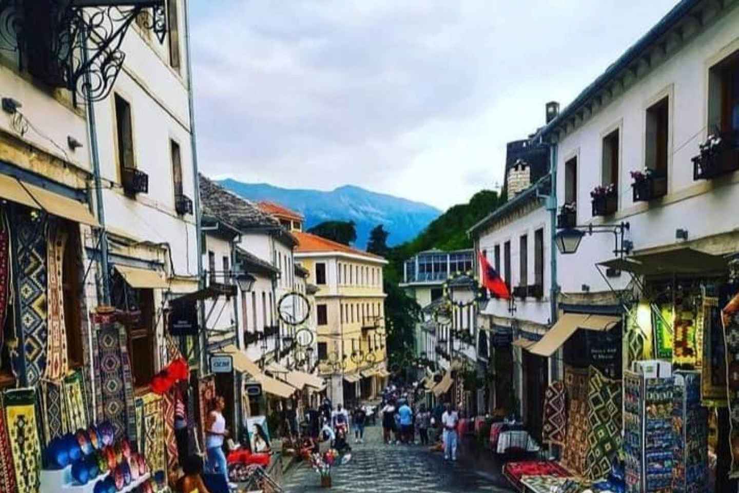 Da Tirana a Gjirokaster: gita giornaliera nella città incantata