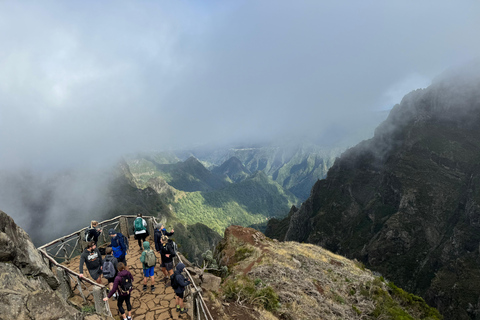 Pico do Arieiro to Pico Ruivo Hike with Transfer & Ticket