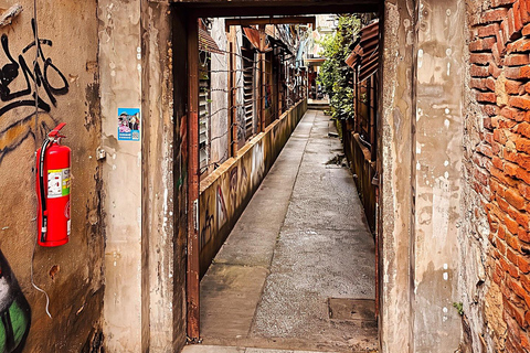 Small Group Bangkok Tour: Street Food, Markets and Temples