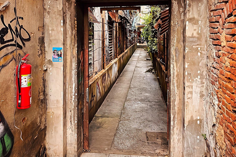 Small Group Bangkok Tour: Street Food, Markets and Temples