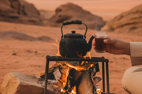 Wadi Rum: Authentic Jeep Tour, Sunset & Bedouin Storytelling