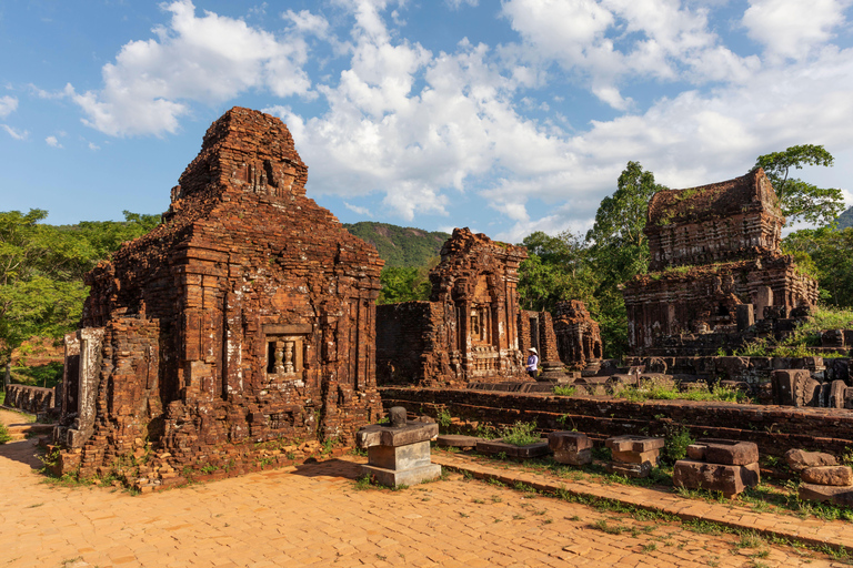 Von Hoi An nach My Son Sanctuary Sunset Tour (Kleingruppe)Von Hue nach My Son Sanctuary Sunset Tour (Kleingruppe)