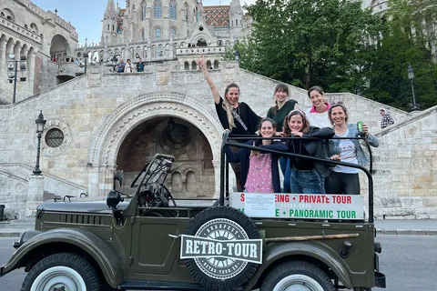 Budapest: Tour privado de la ciudad en un jeep ruso antiguo