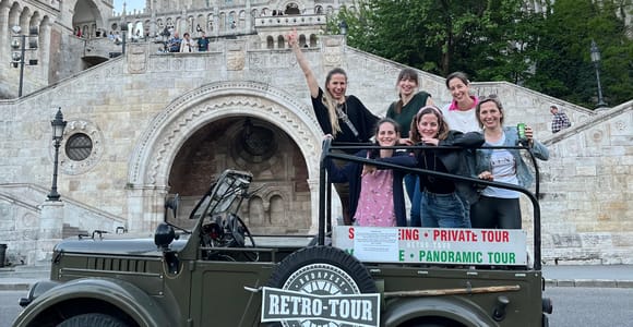 Budapest: Private Tour durch die Stadt mit einem russischen Jeep im Vintage-Stil