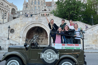 Budapest: Private Tour durch die Stadt mit einem russischen Jeep im Vintage-Stil