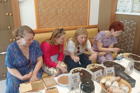 Muscat: 5 Hours City and Fanja Heritage Tour with Guide