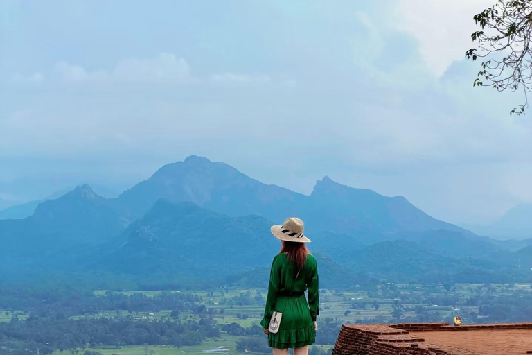Private Transfer From Sigiriya to Kandy & Colombo Drop