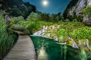 Laghi di Plitvice: tour guidato a piedi con autobus e giro in barca