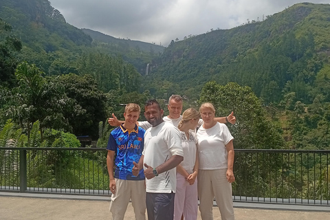 Kandy: Ambuluwawa, Pinnawala & Tea Factory by Tuk Tuk