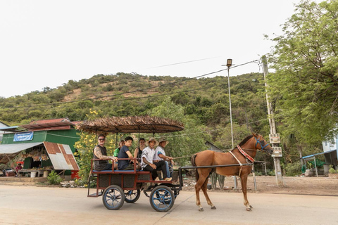 Siem Reap: Private Horseback & Horse-Drawn Carriage Rides (1 hour) Horseback Ride