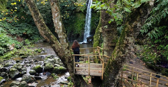 Lomba de São Pedro: Wasserfall-Wanderung mit Teeverkostung