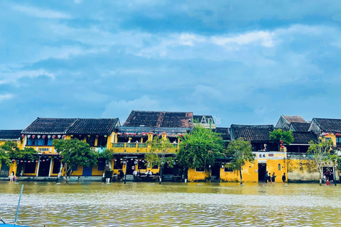 Port Chan May: wycieczka prywatna do starożytnego miasta Hoi An i Da NangOpcja 1: tylko prywatny samochód z kierowcą i transportem