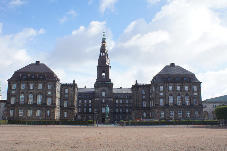 Copenhagen: Murder Mystery Hunt by Christiansborg Palace