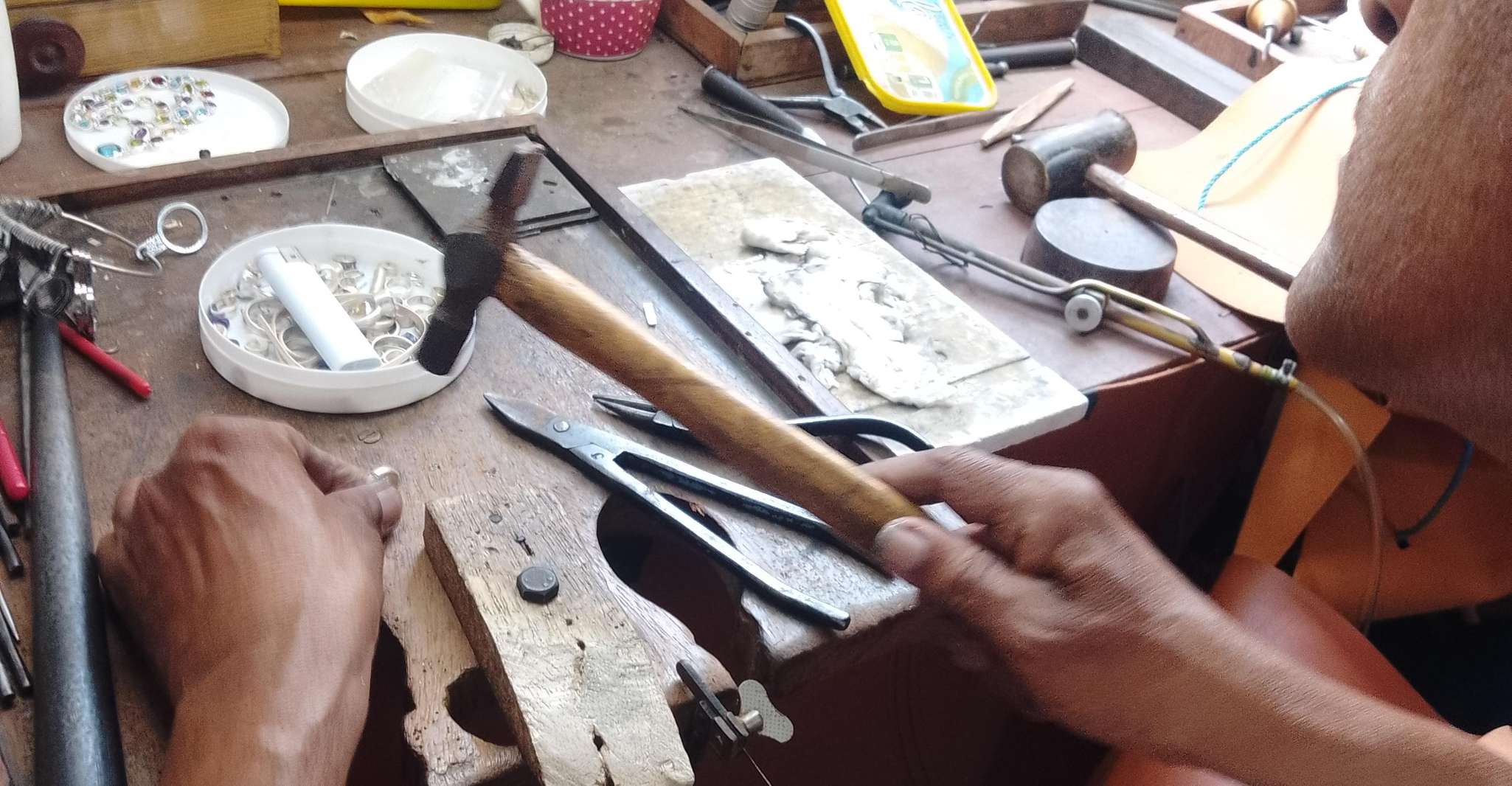 Galle: Traditional Jewelry Making Workshop with snacks photo 8