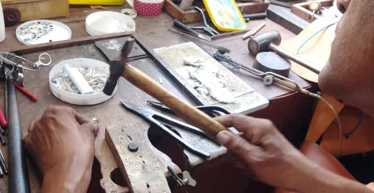 Galle: Traditional Jewelry Making Workshop with snacks photo 8