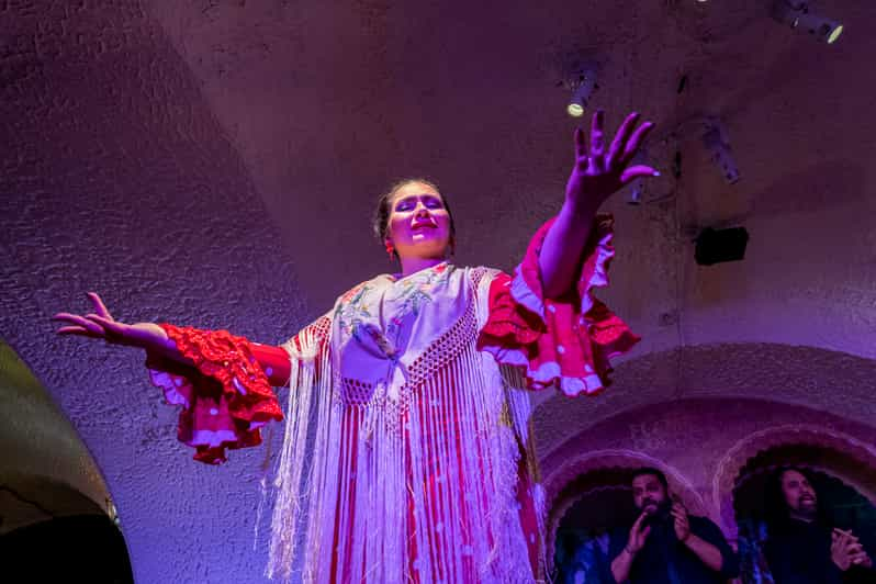 barcelona-flamenco-show-at-tablao-flamenco-cordobes-getyourguide