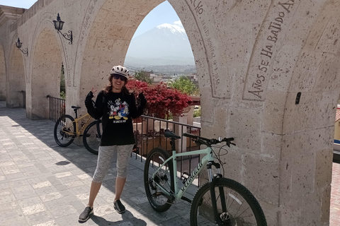 AREQUIPA FIETSTOCHT STADSRONDLEIDING