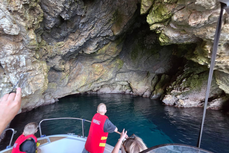 Marina Frapa: tour in barca di 7 grotte con drink e snorkelingMarina Frapa: tour in barca alle 7 grotte con bevande e snorkeling