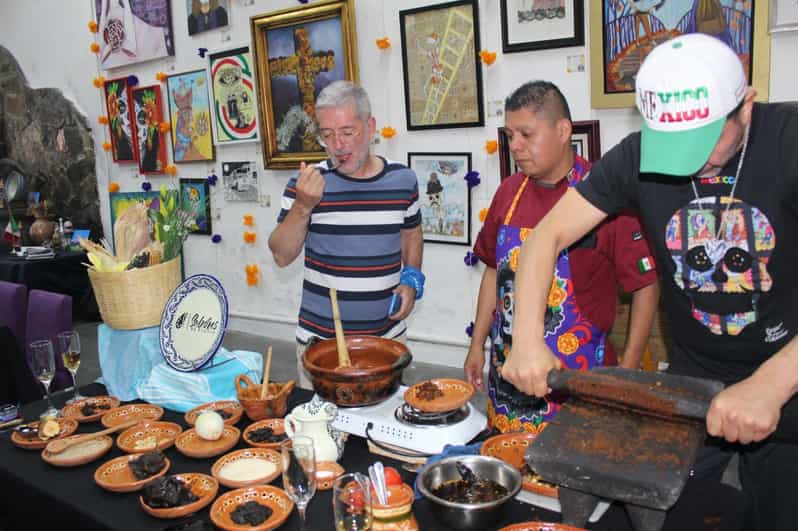 Puebla: Walking Tour & Traditional Poblano Culinary Workshop