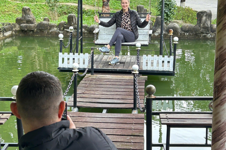 Crociera di Da Nang sul fiume Hàn e tour privato della cittàTour in auto privata