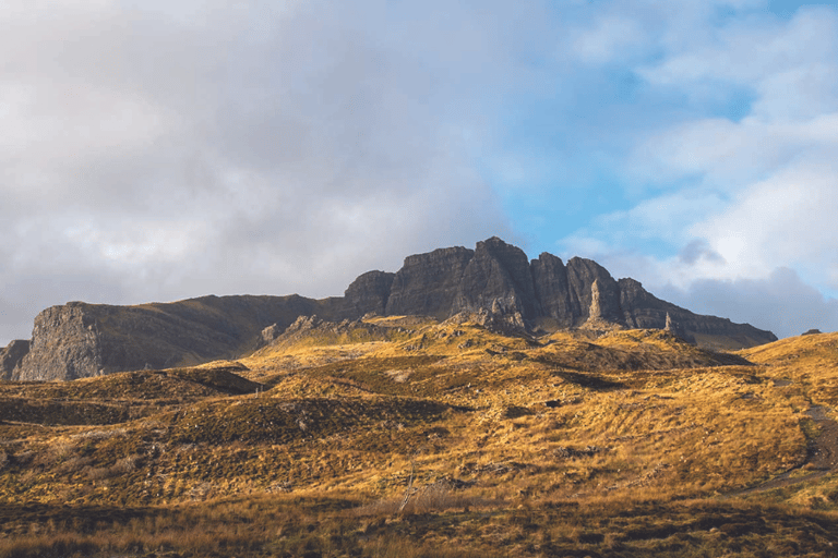 Isle of Skye rijtoer vanuit Portree met een APPVanuit Portree: Dagvullende Isle of Skye zelf rijden met gids