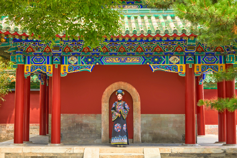 Beijing: Chinese Qing Dynasty Costume Travel Photography