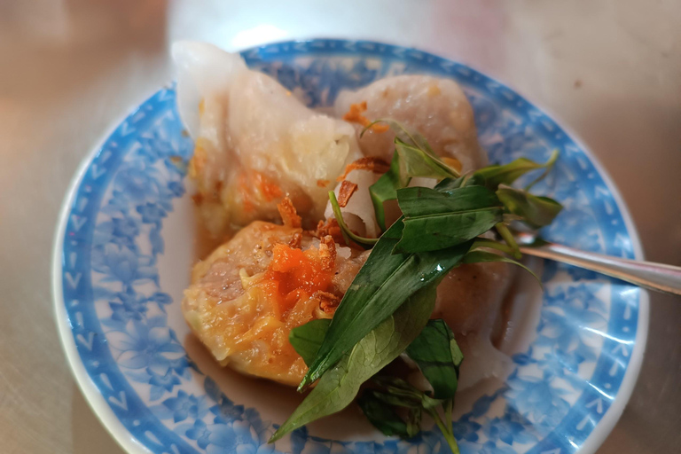 Ho Chi Minh City: Tour gastronomico in scooter con undici degustazioniTour per piccoli gruppi con trasferimento in hotel