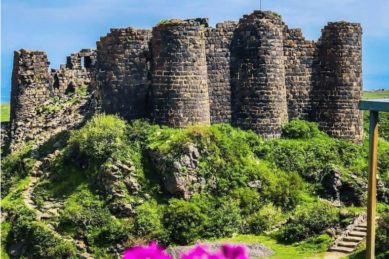 Hovhannavank e Saghmosavank, monumento do alfabeto, AmberdTour particular sem guia de turismo