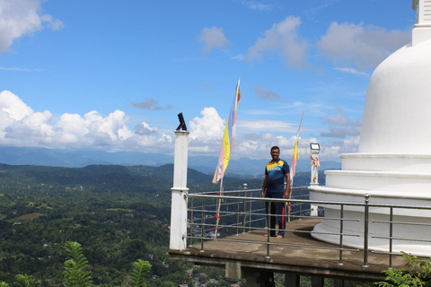 Kandy: Guided City Tour with Lunch and Cultural Dance Show