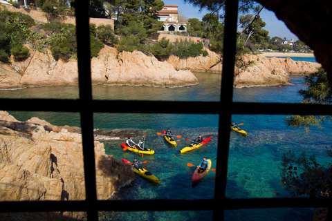 Costa Brava: Tour delle grotte marine in kayak e snorkeling