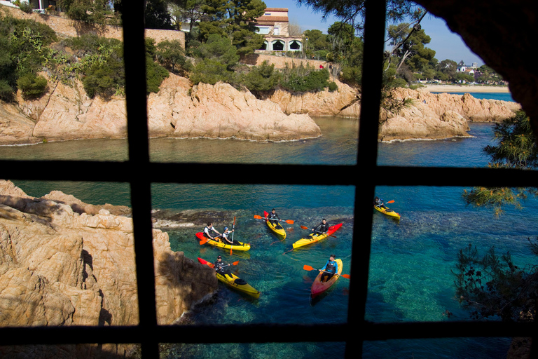 Costa Brava: Tour delle grotte marine in kayak e snorkeling