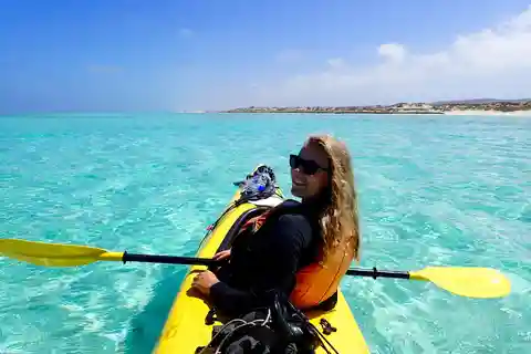 Exmouth: Lagoon Explorer - Tour de día completo en kayak y snorkel