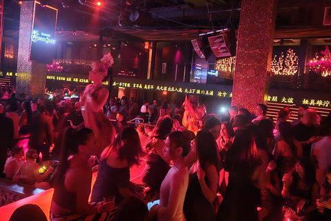Las Vegas: Night Out at Clubs with Free Drinks and Party Bus Latin Club Crawl