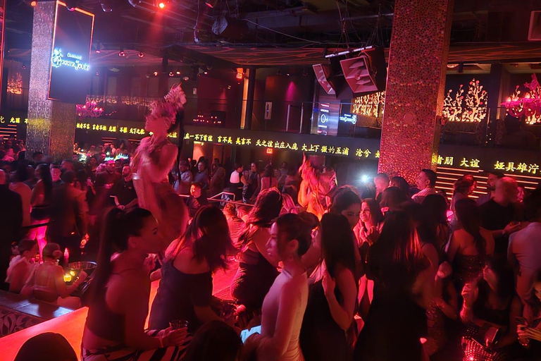 Las Vegas: Night Out at Clubs with Free Drinks and Party Bus Latin Club Crawl