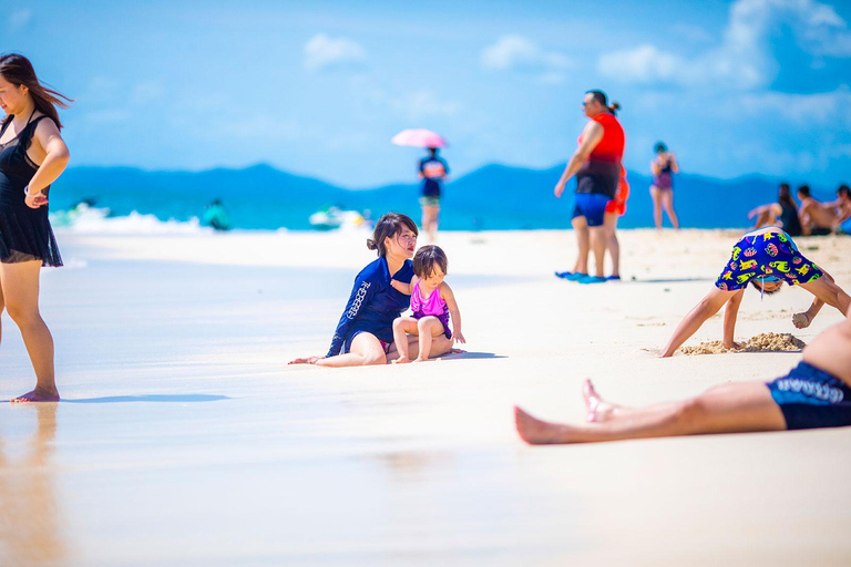 Phuket : Excursion d&#039;une journée en hors-bord dans les îles James Bond et Khai