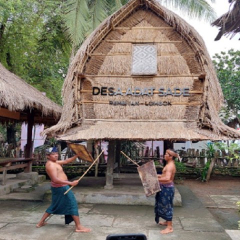 Visit Tur Lombok Traditional Village (Sade and Sukarare) in Mandalika, Lombok