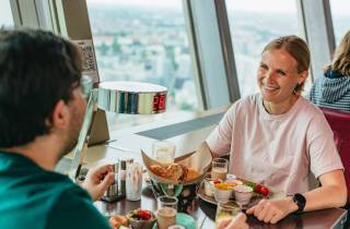 Berliner Fernsehturm: Ticket und Frühstück im Drehrestaurant