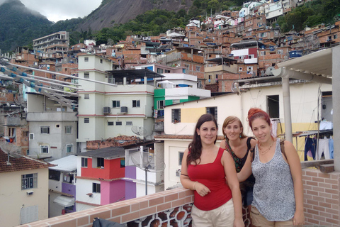 Rio de Janeiro: Santa Marta Favela Tour with BBQ & Samba