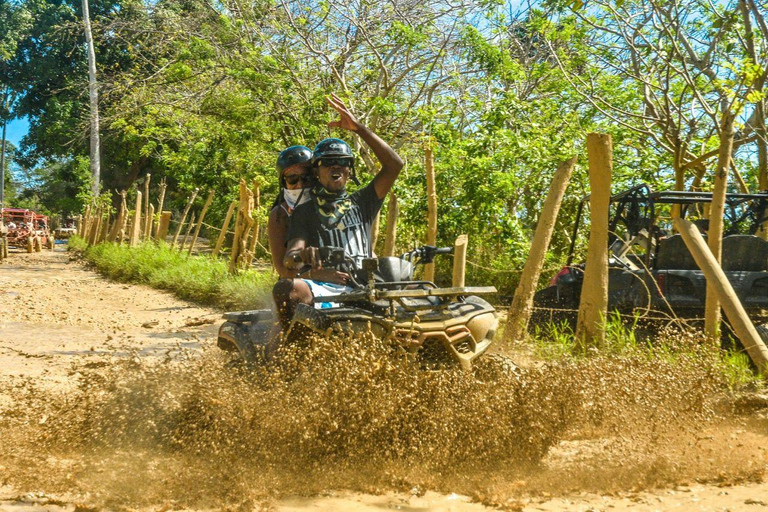 Aventuras de quadriciclo em Punta Cana - Praia Macao e Cenote