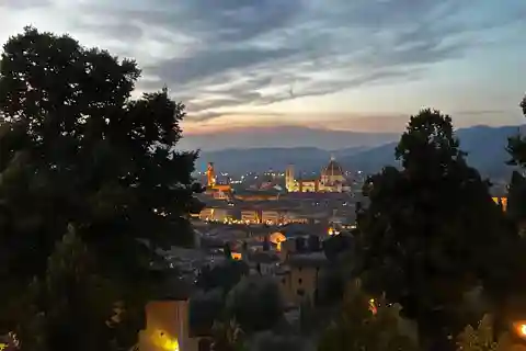 Discover Florence's Charm: Night Tour on Electric Mini Car