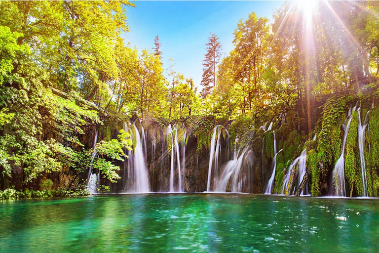 Da Zagabria: Escursione guidata ai laghi di Rastoke e Plitvice